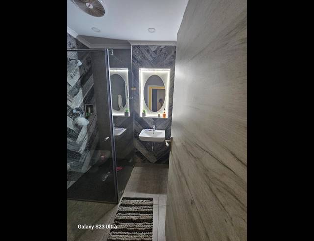 3 BEDROOM HOUSE FOR SALE IN CENTENARY PARK